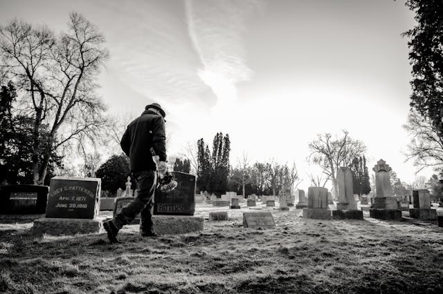 Mann Beerdigung Friedhof urnenheimat.de Sidebar